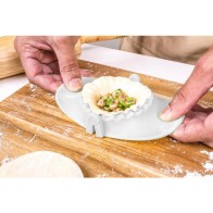 Quttin Plastic Dumpling Mold 19x11x3.2
