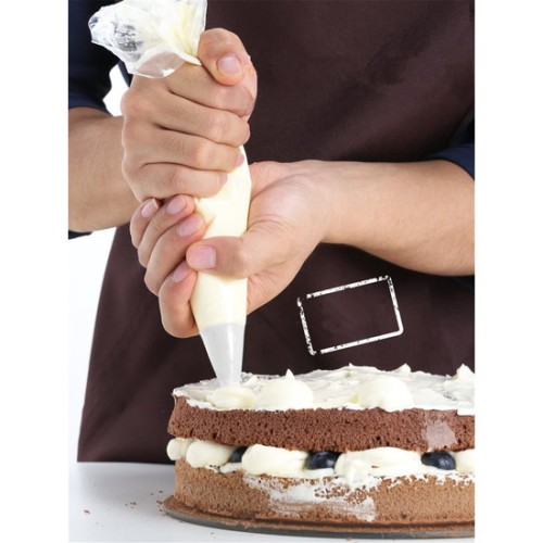 Set of 8 Pastry Bags with 3 Nozzles Wooow