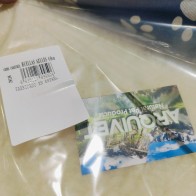 Cama Cuadrada con Huellas Azules para Mascotas