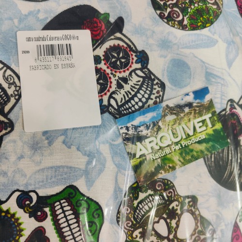 Cama Cuadrada para Perros con Calaveras 60x55