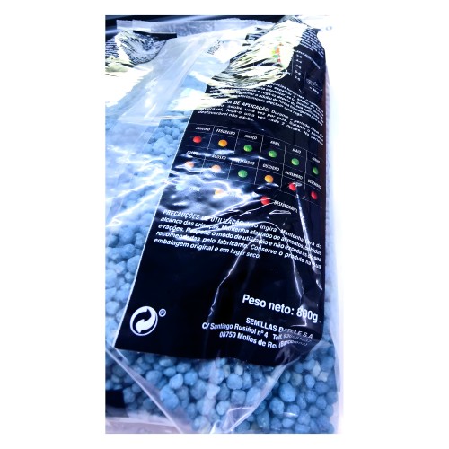 Universal Fertilizer Blue Bag 800g