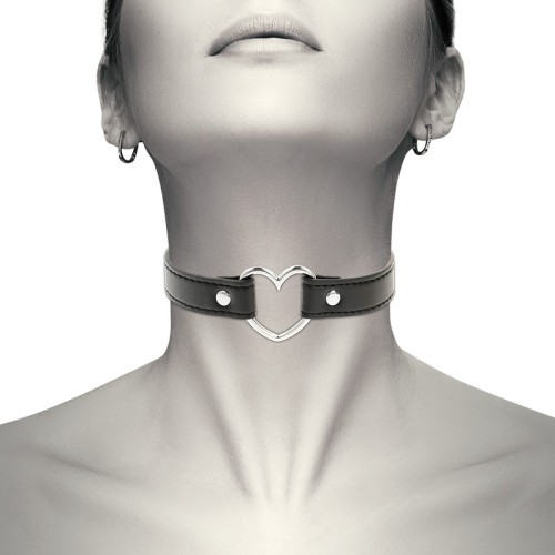 Chic Desire Vegan Leather Heart Necklace - Elegant Accessory
