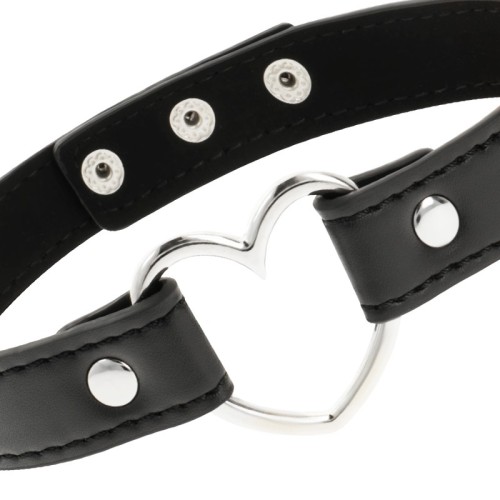 Chic Desire Vegan Leather Heart Necklace - Elegant Accessory