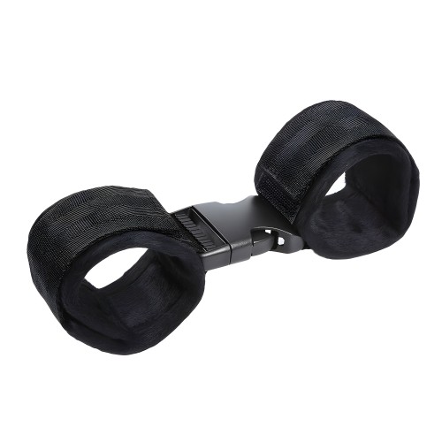 - Restricciones Muñeca Con Broche