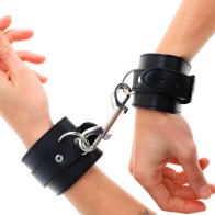 Kink Simple Wrist Restraints with Studs